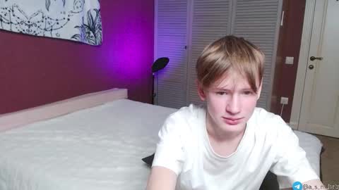 Kris Michael online show from September 14, 8:41 pm