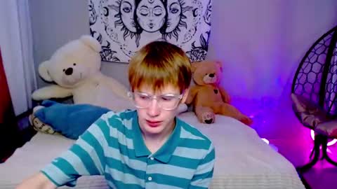 Kris Michael online show from July 28, 3:08 pm