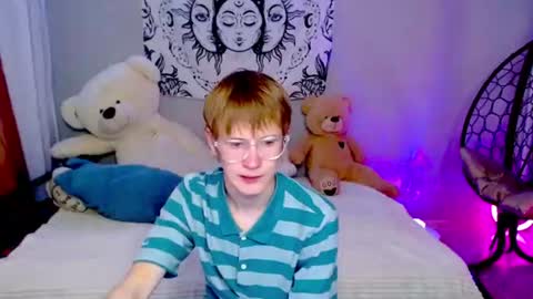 Kris Michael online show from July 28, 3:21 pm