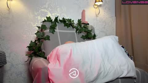 call me a Goddess online show from February 24, 6:15 pm