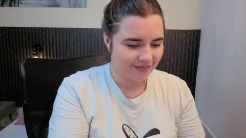 Snapshot of aabby_lee chatting on May 1, 6:34 pm Abby Lee online show from May 1, 6:34 pm