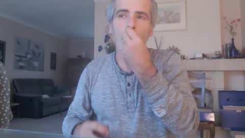 Snapshot of aalex1717 chatting on October 23, 6:45 am Aalex1717 online show from October 23, 6:45 am