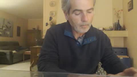 Snapshot of aalex1717 chatting on October 24, 5:15 am Aalex1717 online show from October 24, 5:15 am