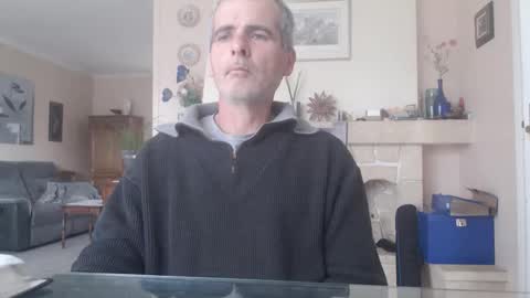 Snapshot of aalex1717 chatting on October 30, 8:27 am Aalex1717 online show from October 30, 8:27 am