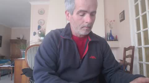 Snapshot of aalex1717 chatting on November 10, 7:40 am Aalex1717 online show from November 10, 7:40 am