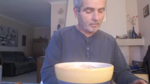 Snapshot of aalex1717 chatting on November 17, 7:25 am Aalex1717 online show from November 17, 7:25 am