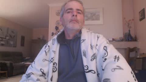 Snapshot of aalex1717 chatting on November 23, 7:19 am Aalex1717 online show from November 23, 7:19 am