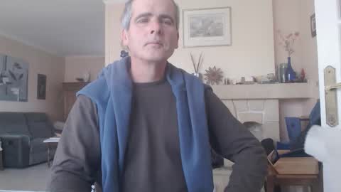 Snapshot of aalex1717 chatting on November 27, 8:05 am Aalex1717 online show from November 27, 8:05 am