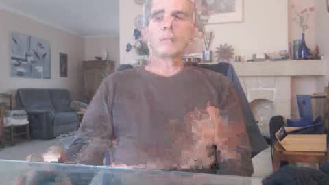 Snapshot of aalex1717 chatting on November 28, 8:28 am Aalex1717 online show from November 28, 8:28 am