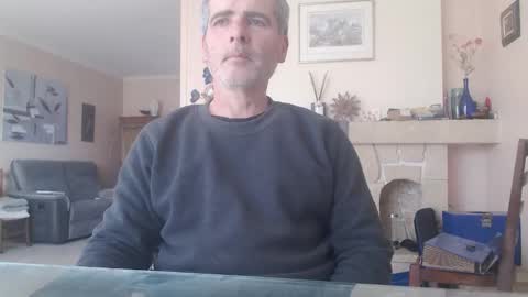 Snapshot of aalex1717 chatting on December 14, 8:52 am Aalex1717 online show from December 14, 8:52 am