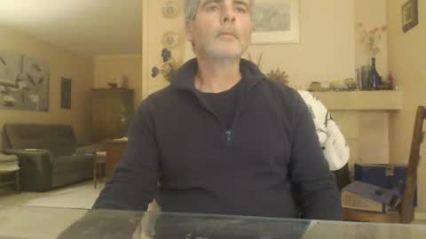 Snapshot of aalex1717 chatting on December 15, 6:50 am Aalex1717 online show from December 15, 6:50 am