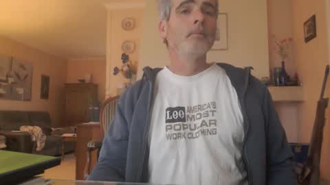 Snapshot of aalex1717 chatting on December 17, 8:20 am Aalex1717 online show from December 17, 8:20 am