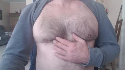 Snapshot of aalex1717 chatting on December 18, 9:15 am Aalex1717 online show from December 18, 9:15 am