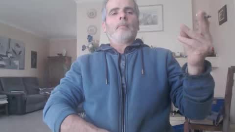 Snapshot of aalex1717 chatting on December 21, 1:40 pm Aalex1717 online show from December 21, 1:40 pm