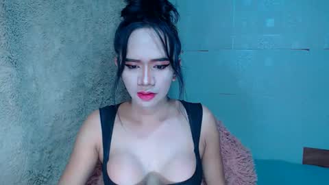 Snapshot of aaliyah04 chatting on November 2, 5:43 am BERLAT online show from November 2, 5:43 am