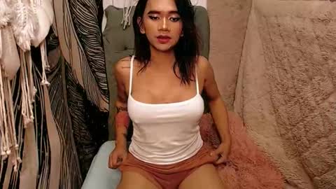 Snapshot of aaliyah04 chatting on November 22, 3:55 pm BERLAT online show from November 22, 3:55 pm