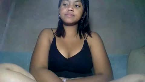 aariciah online show from February 12, 7:14 am