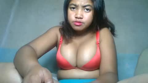 aariciah online show from April 7, 7:09 am