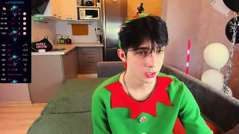 Aaron Bang online show from December 25, 11:20 pm