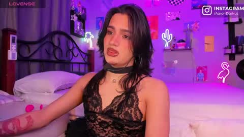 Snapshot of aaron_darkus chatting on May 19, 2:07 am Aaron online show from May 19, 2:07 am