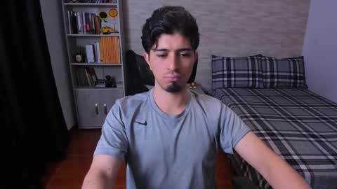 Aaron online show from December 22, 11:02 pm