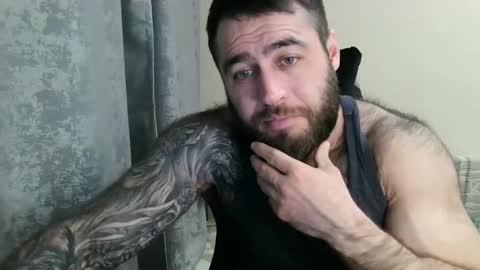 Snapshot of aaron_royal chatting on April 23, 4:09 pm Davin tayl online show from April 23, 4:09 pm