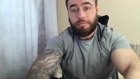 Snapshot of aaron_royal chatting on April 24, 4:26 am Davin tayl online show from April 24, 4:26 am