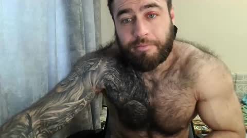 Snapshot of aaron_royal chatting on April 28, 3:11 am Davin tayl online show from April 28, 3:11 am