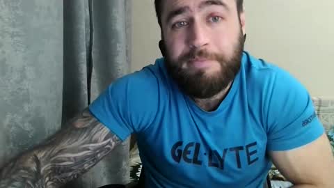Snapshot of aaron_royal chatting on April 28, 4:23 pm Davin tayl online show from April 28, 4:23 pm
