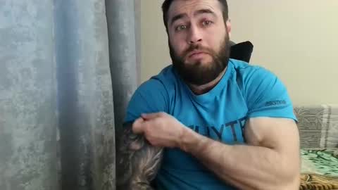 Snapshot of aaron_royal chatting on April 29, 3:16 pm Davin tayl online show from April 29, 3:16 pm