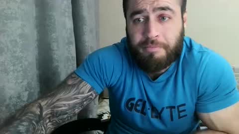 Snapshot of aaron_royal chatting on April 29, 5:30 pm Davin tayl online show from April 29, 5:30 pm