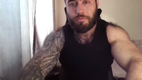 Snapshot of aaron_royal chatting on May 1, 3:22 am Davin tayl online show from May 1, 3:22 am