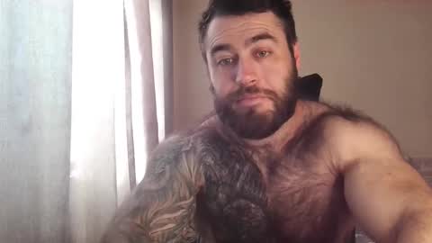 Snapshot of aaron_royal chatting on May 7, 4:18 am Davin tayl online show from May 7, 4:18 am