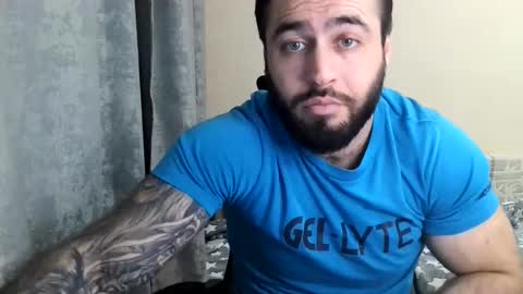 Snapshot of aaron_royal chatting on May 11, 5:21 pm Davin tayl online show from May 11, 5:21 pm