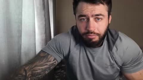 Snapshot of aaron_royal chatting on May 15, 4:19 am Davin tayl online show from May 15, 4:19 am