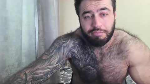 Snapshot of aaron_royal chatting on May 16, 3:25 am Davin tayl online show from May 16, 3:25 am