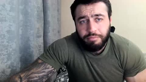 Snapshot of aaron_royal chatting on May 21, 3:08 pm Davin tayl online show from May 21, 3:08 pm