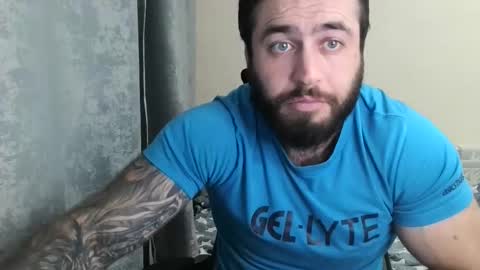 Snapshot of aaron_royal chatting on May 29, 3:54 pm Davin tayl online show from May 29, 3:54 pm