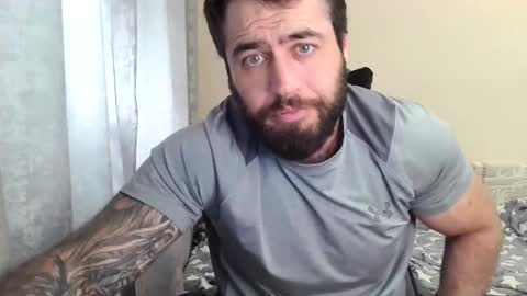 Snapshot of aaron_royal chatting on June 4, 4:29 am Davin tayl online show from June 4, 4:29 am