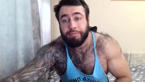 Snapshot of aaron_royal chatting on June 9, 3:40 am Davin tayl online show from June 9, 3:40 am