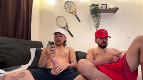 Snapshot of aaron_wheel chatting on June 5, 2:18 am aaron_wheel online show from June 5, 2:18 am