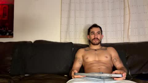 Snapshot of aaron_wheel chatting on August 9, 11:42 pm aaron_wheel online show from August 9, 11:42 pm