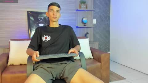 Aaron online show from January 6, 7:50 pm