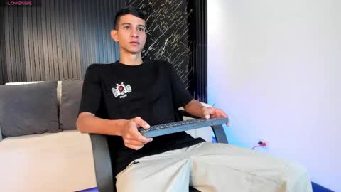 Aaron online show from April 12, 1:27 pm