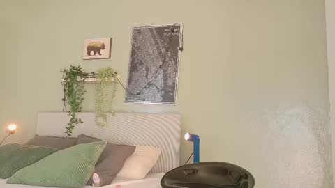 Snapshot of aaronbaker__ chatting on September 11, 9:26 pm AARON online show from September 11, 9:26 pm