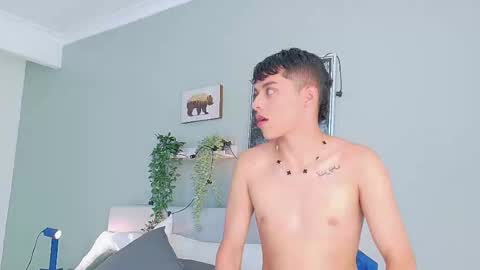 Snapshot of aaronbaker__ chatting on September 23, 7:50 pm AARON online show from September 23, 7:50 pm