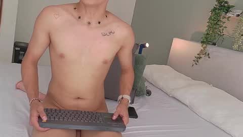 Snapshot of aaronbaker__ chatting on September 25, 7:39 pm AARON online show from September 25, 7:39 pm