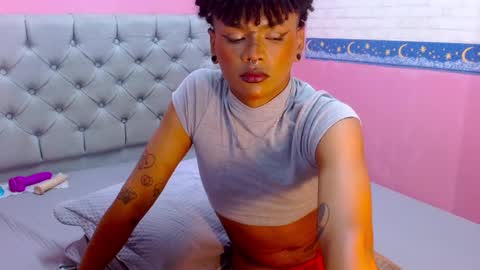 Snapshot of aaronbakers chatting on December 10, 7:05 am im NiallDun online show from December 10, 7:05 am