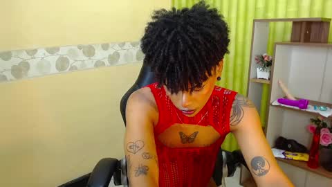 Snapshot of aaronbakers chatting on December 22, 9:44 am im NiallDun online show from December 22, 9:44 am