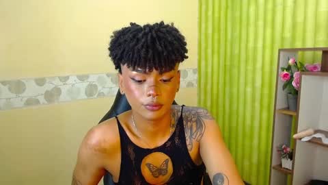 Snapshot of aaronbakers chatting on January 5, 1:36 pm im NiallDun online show from January 5, 1:36 pm